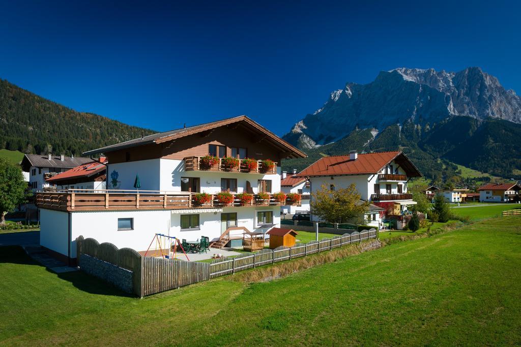 Haus Enzian Apartment Lermoos Exterior photo